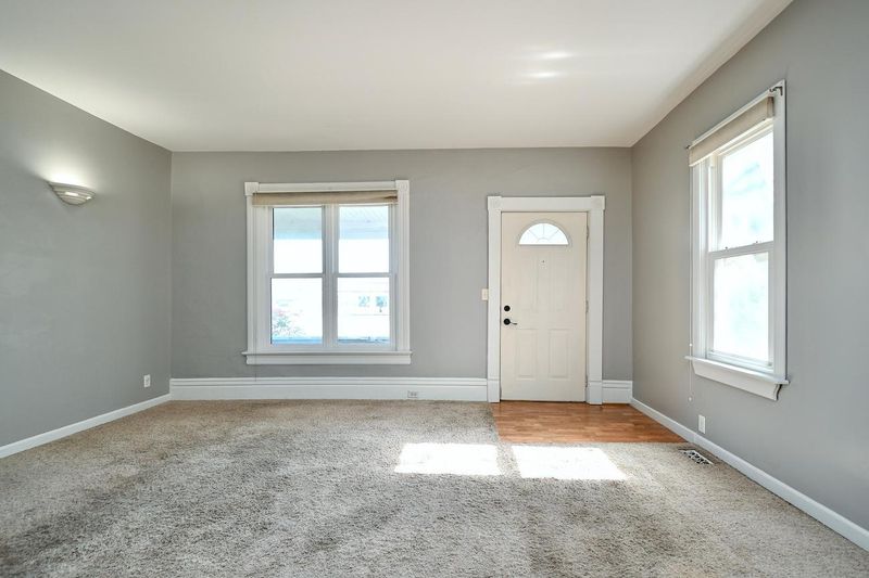 307 E 3rd St, Winona, MN 55987