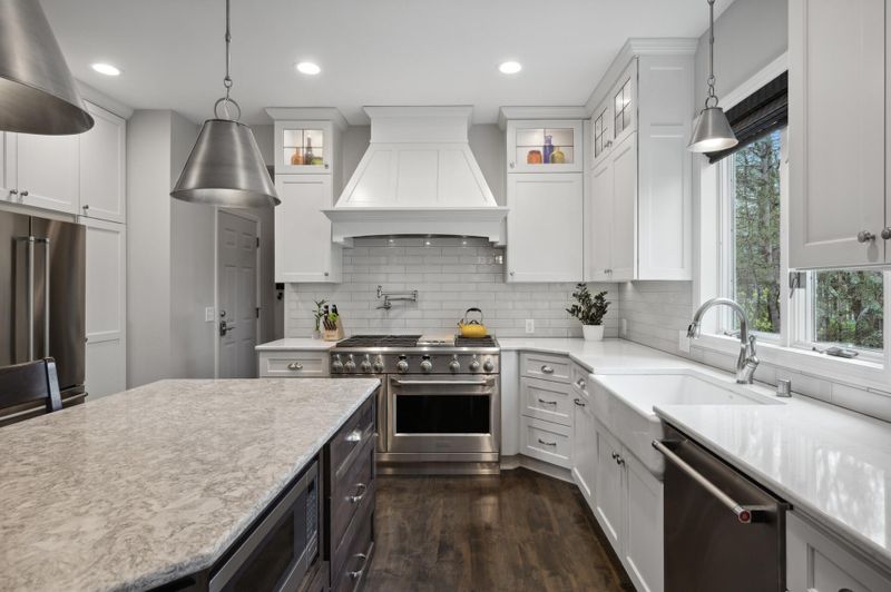 248 Wildridge Rd, Mahtomedi, MN 55115