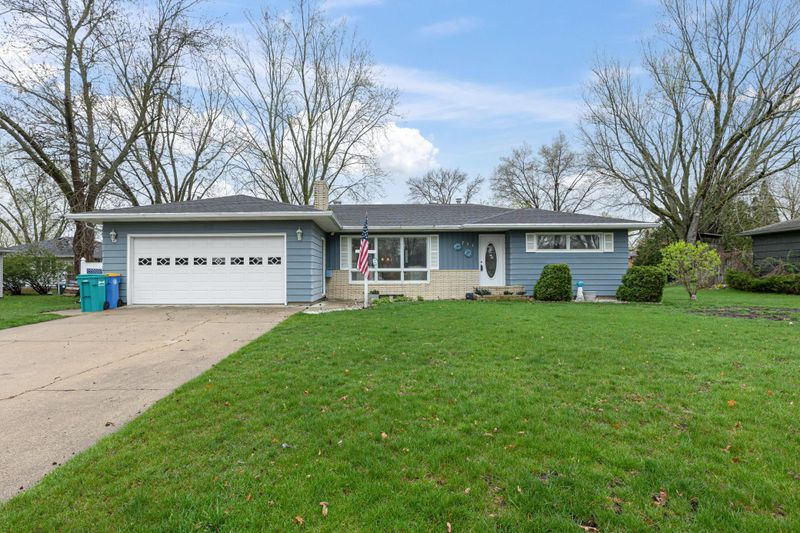 751 E School St, Owatonna, MN 55060