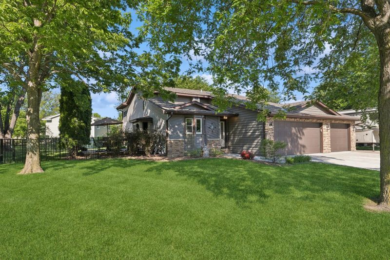11615 Quebec Ave N, Champlin, MN 55316