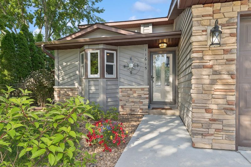 11615 Quebec Ave N, Champlin, MN 55316