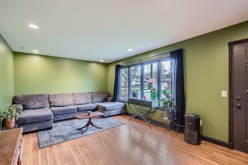 1217 Park Ln, Hastings, MN 55033