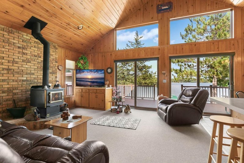 33360 Lone Pine Dr, Browerville, MN 56438