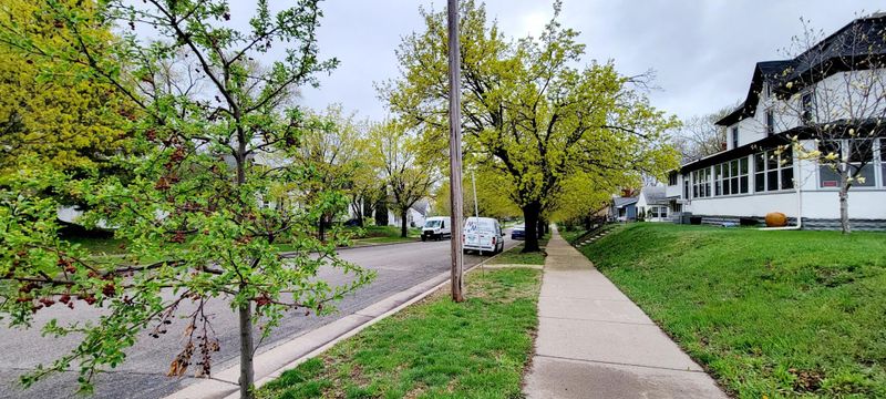 801 Cottage Ave E, Saint Paul, MN 55106