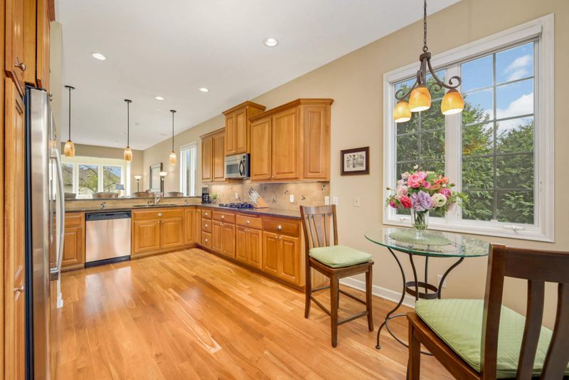 17536 Hackberry Ct, Eden Prairie, MN 55347