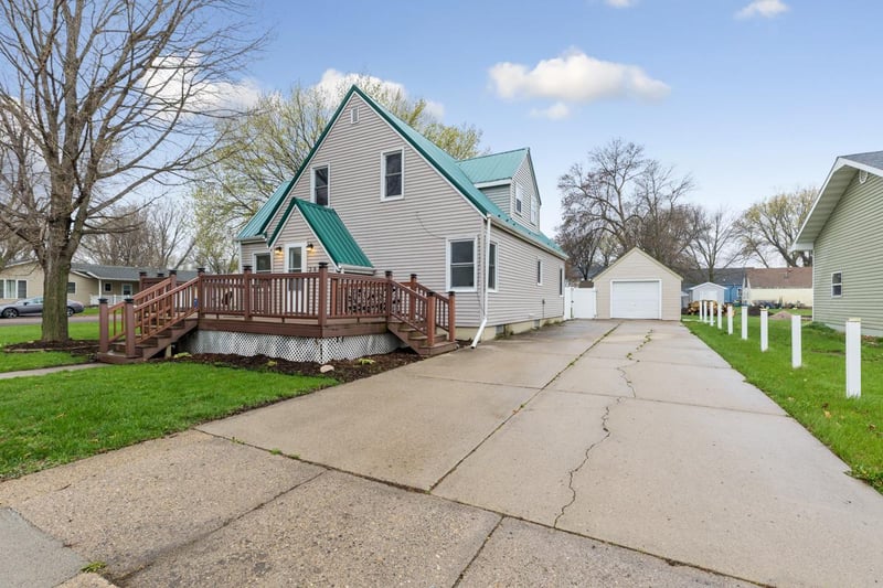 298 2nd St S, Wood Lake, MN 56297