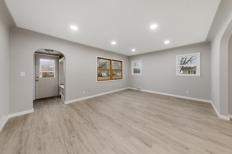 298 2nd St S, Wood Lake, MN 56297
