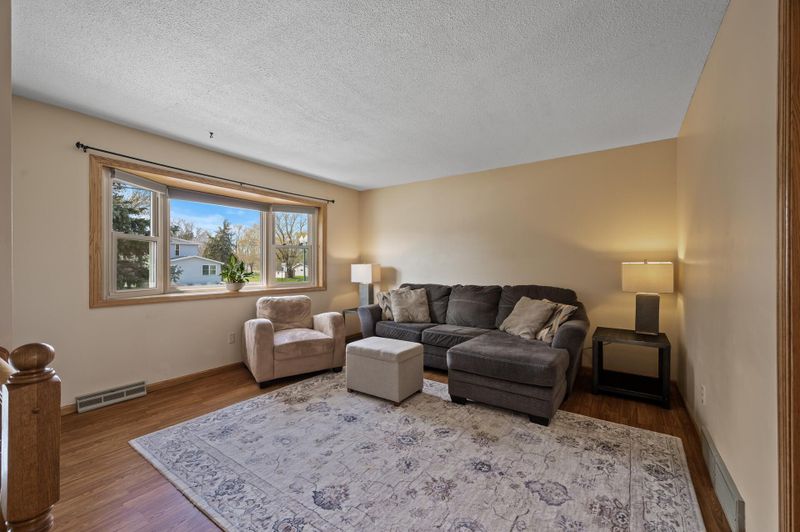 827 W Broadway St, Monticello, MN 55362