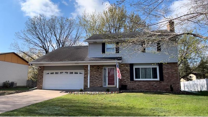 8381 75th St S, Cottage Grove, MN 55016