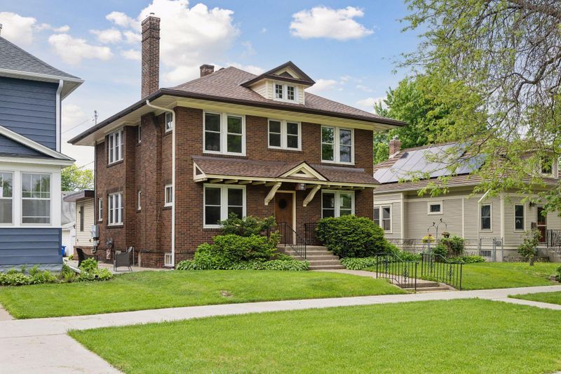 1466 Como Ave, Saint Paul, MN 55108