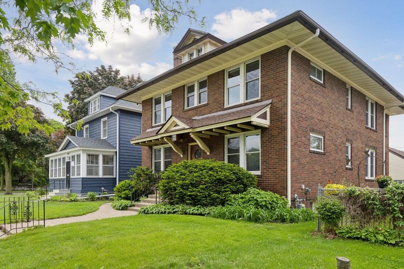 1466 Como Ave, Saint Paul, MN 55108