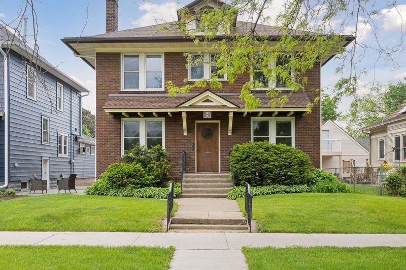 1466 Como Ave, Saint Paul, MN 55108