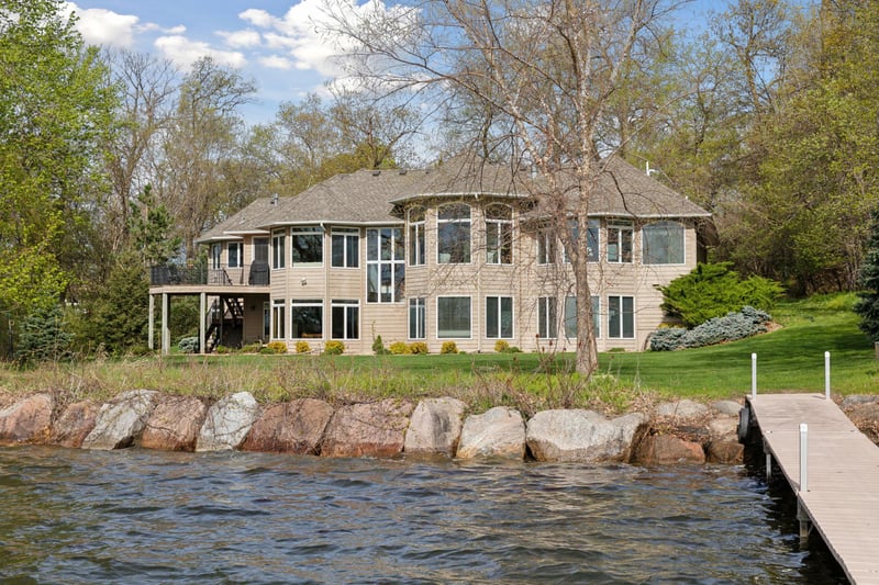 5942 Hobe Ln, White Bear Lake, MN 55110