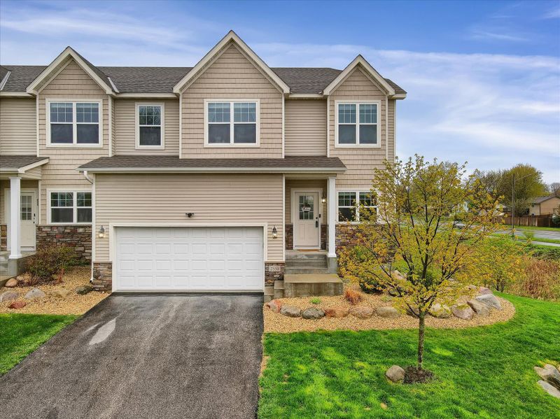 2550 Vierling Dr E, Shakopee, MN 55379