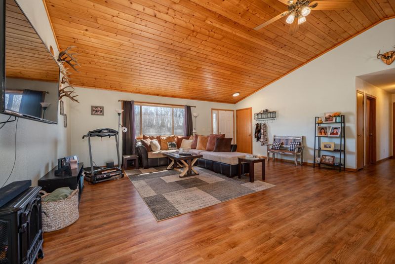 1403 Aspen Dr, Deer River, MN 56636