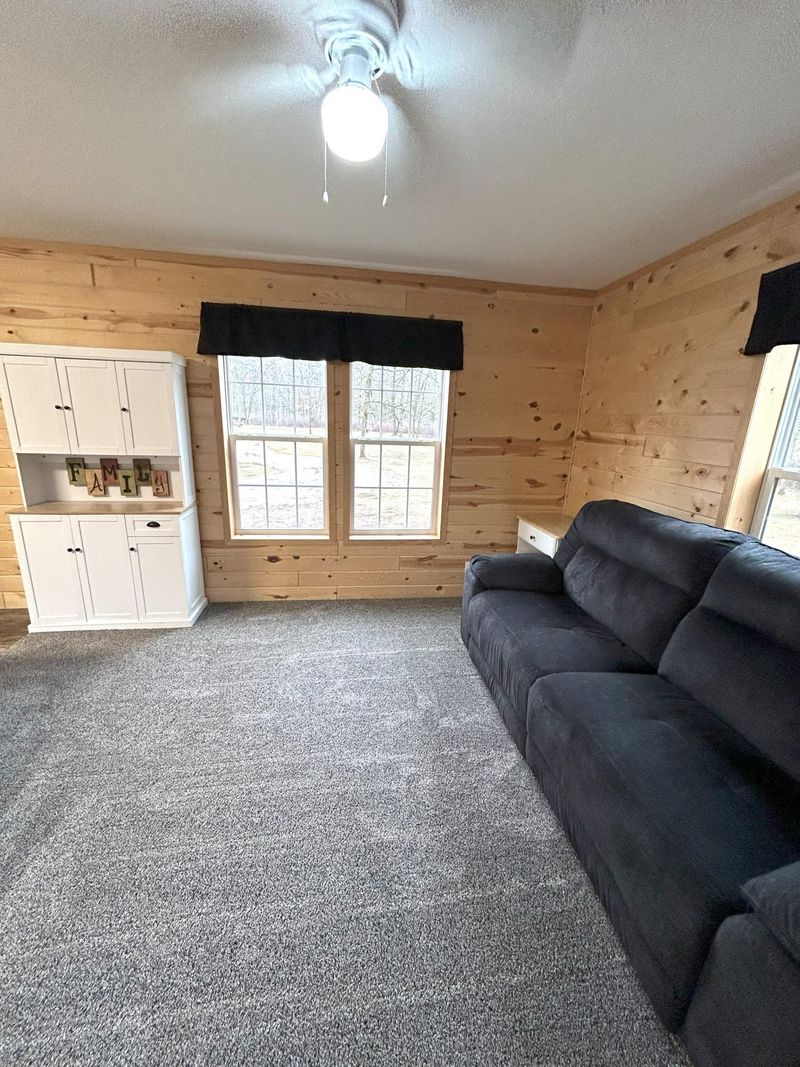 1619 E River Rd, Motley, MN 56466