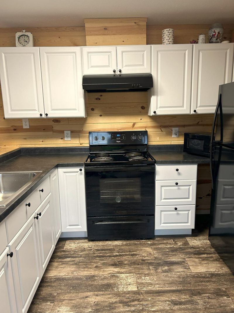 1619 E River Rd, Motley, MN 56466
