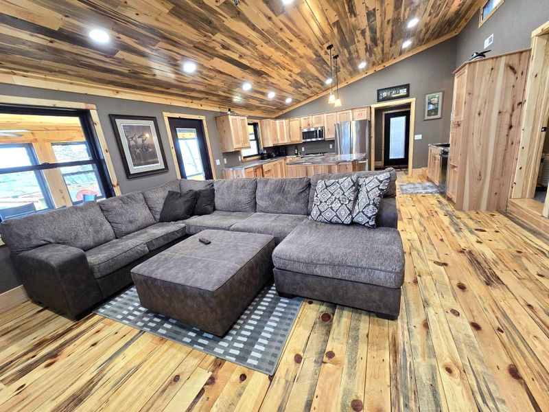 2238 W Long Lake Dr NW, Backus, MN 56435