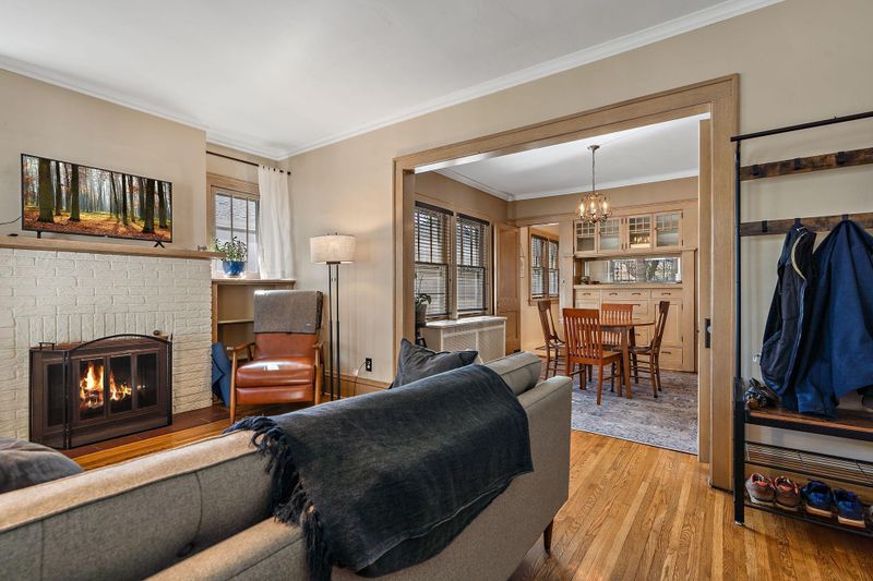 1586 Stanford Ave, Saint Paul, MN 55105