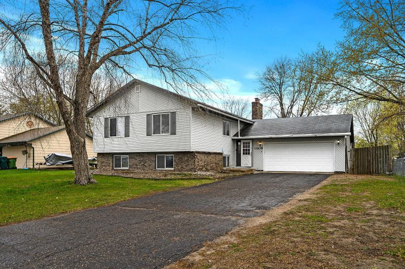 11638 Narcissus St NW, Coon Rapids, MN 55433
