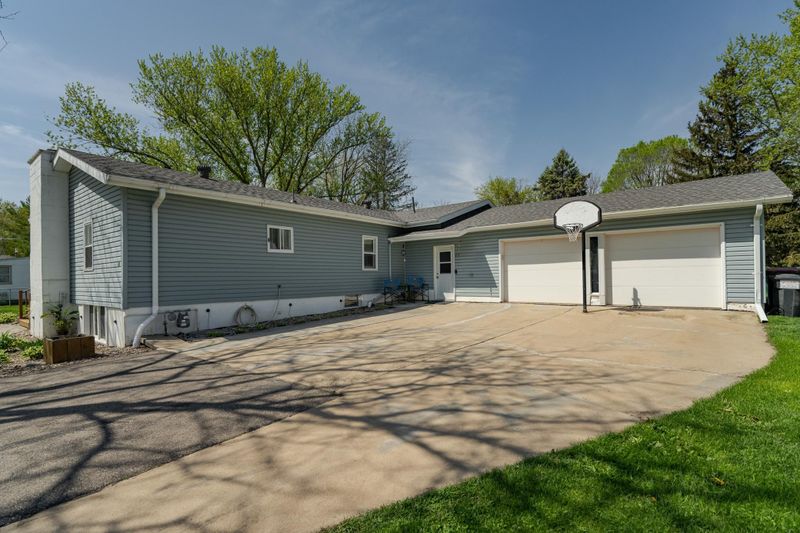 25 9th Ave NW, Oronoco, MN 55960