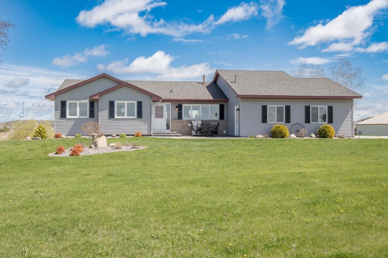 9546 280th St E, Webster, MN 55088