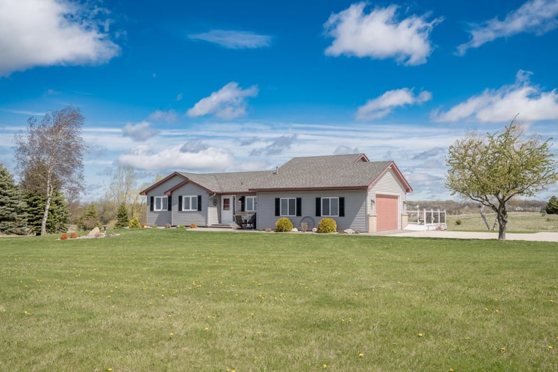 9546 280th St E, Webster, MN 55088