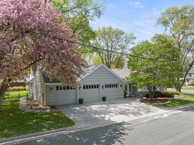 5601 Wooddale Ave, Edina, MN 55424