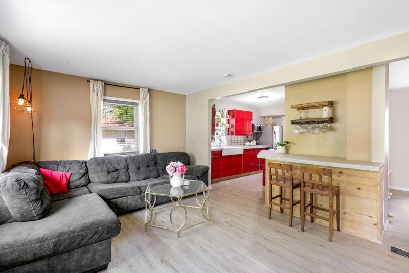 1011 Hathaway Ln NE, Fridley, MN 55432