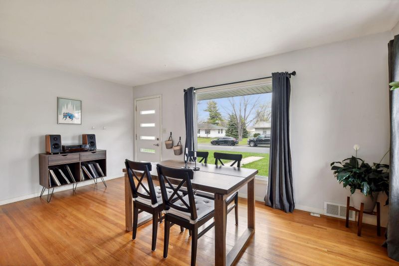 8544 Clinton Ave S, Bloomington, MN 55420