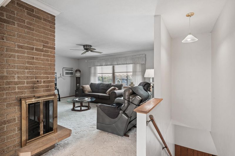 564 Miriam St, Mendota Heights, MN 55118