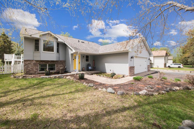 5475 274th St, Wyoming, MN 55092