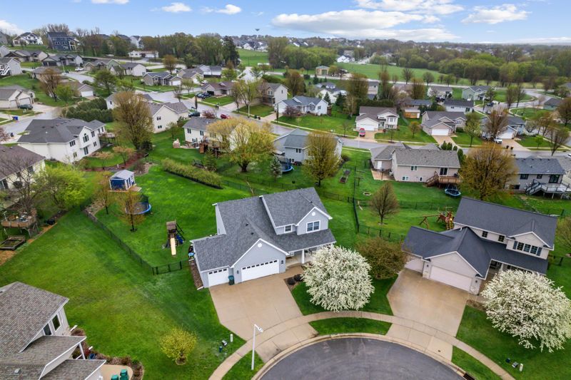 6100 Teal Ln NW, Rochester, MN 55901