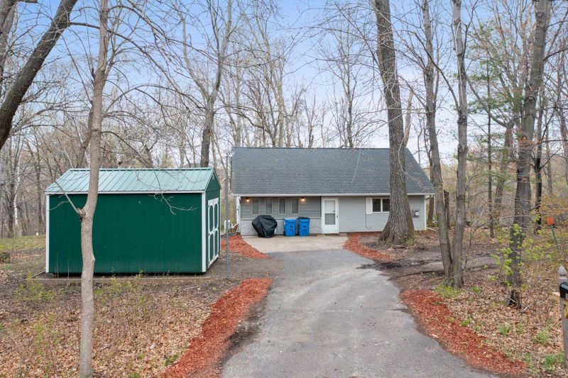 1995 Glenwood Dr NE, Cambridge, MN 55008