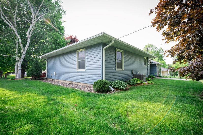 1151 7th Ave SW, Faribault, MN 55021