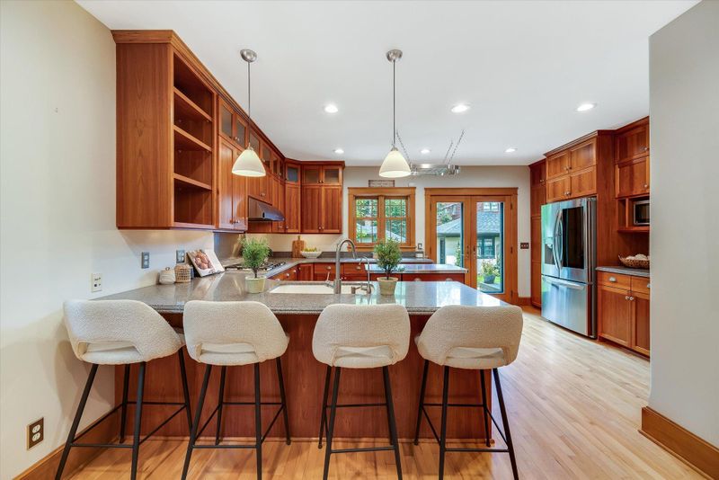 1449 Lincoln Ave, Saint Paul, MN 55105