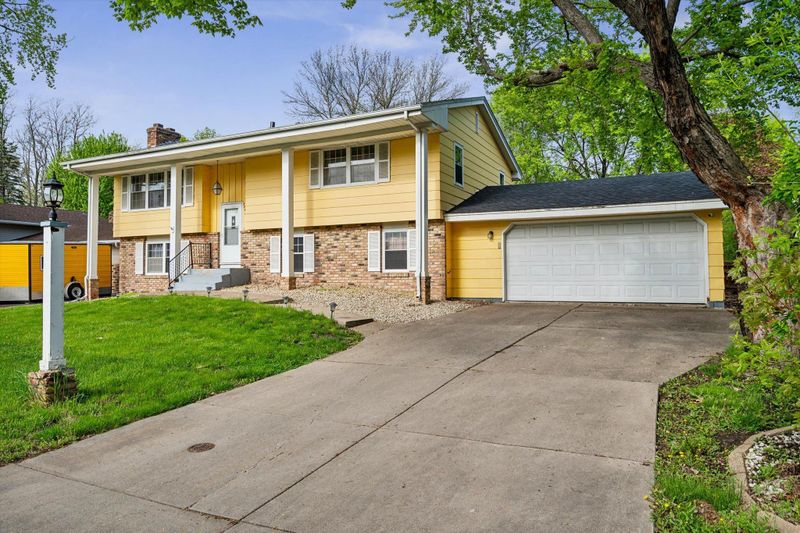 7237 Willow Ln, Brooklyn Center, MN 55430