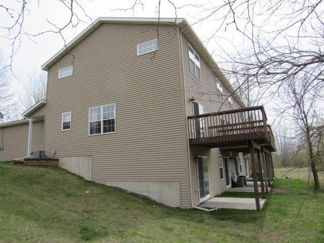3124 River Falls Ct NW, Rochester, MN 55901