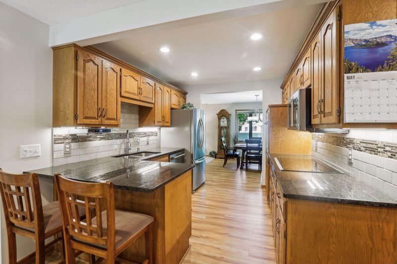 2228 Daisy Ct, New Brighton, MN 55112