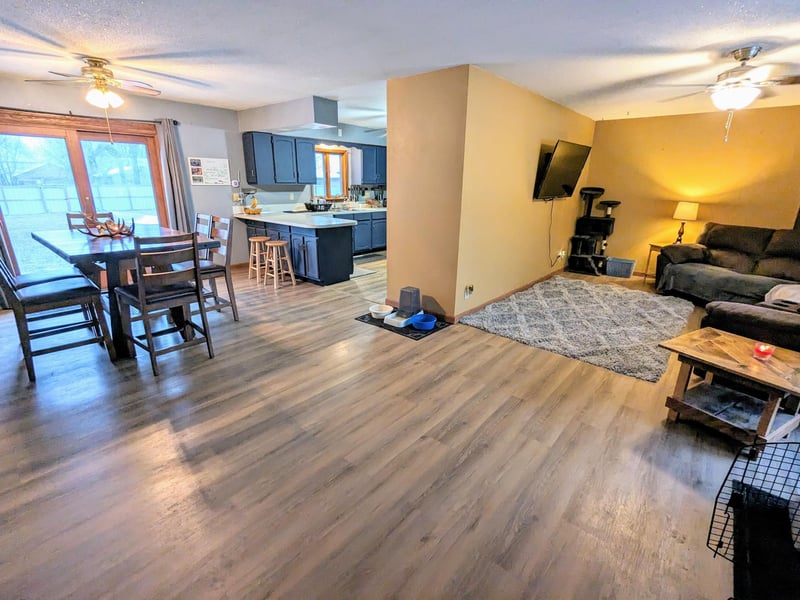 102 6th St, Danube, MN 56230