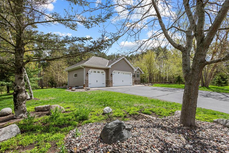 37421 Hearthside Ln, North Branch, MN 55056