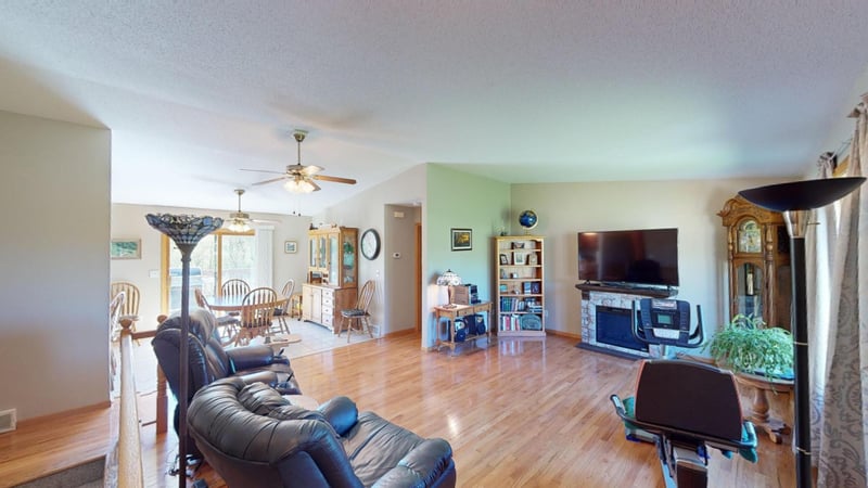 N7006 County Rd W, Holmen, WI 54636