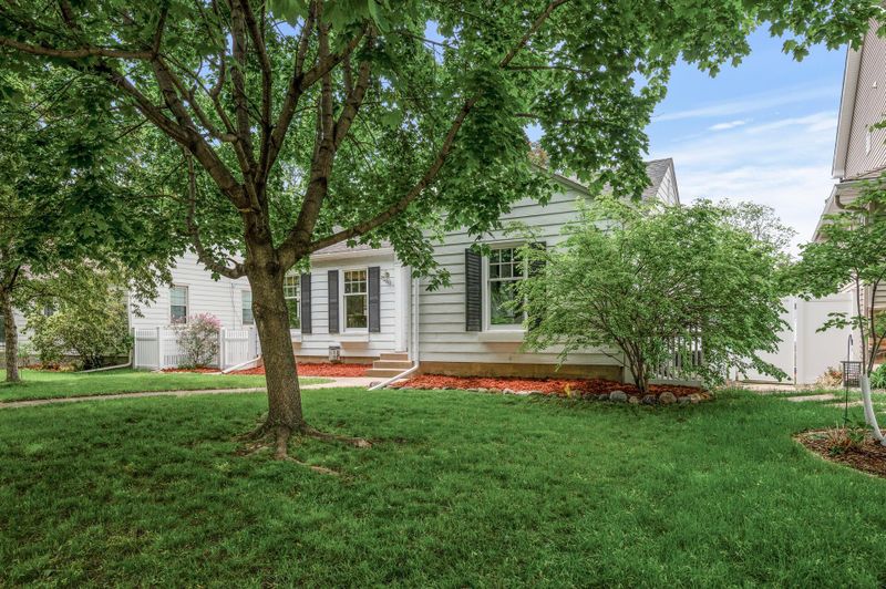 4211 Zenith Ave N, Robbinsdale, MN 55422