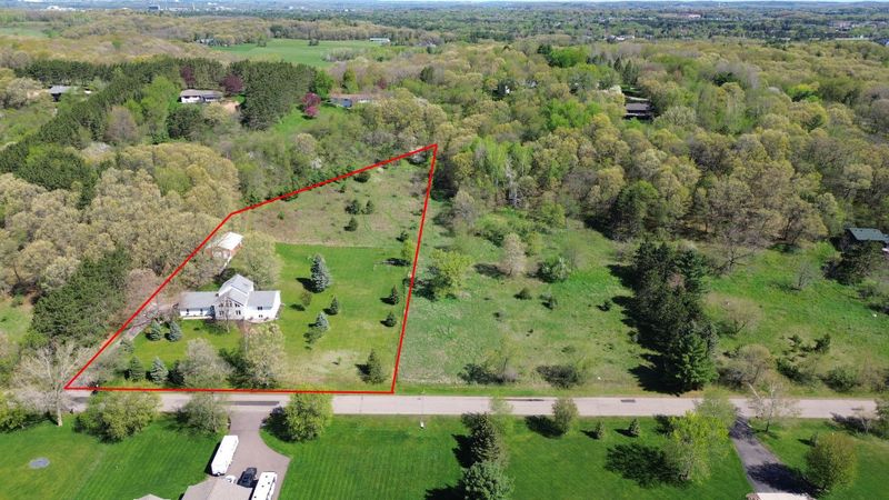 1128 Rainetta Dr, Eau Claire, WI 54701