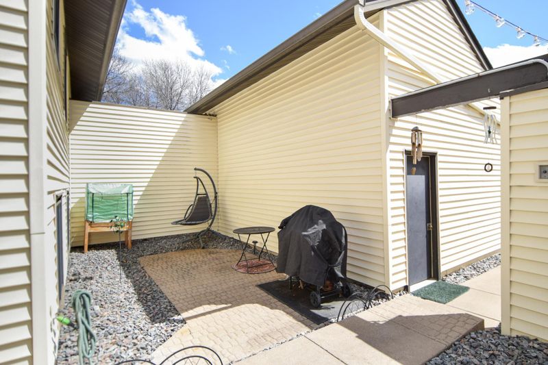 3514 Brookdale Dr N, Brooklyn Park, MN 55443