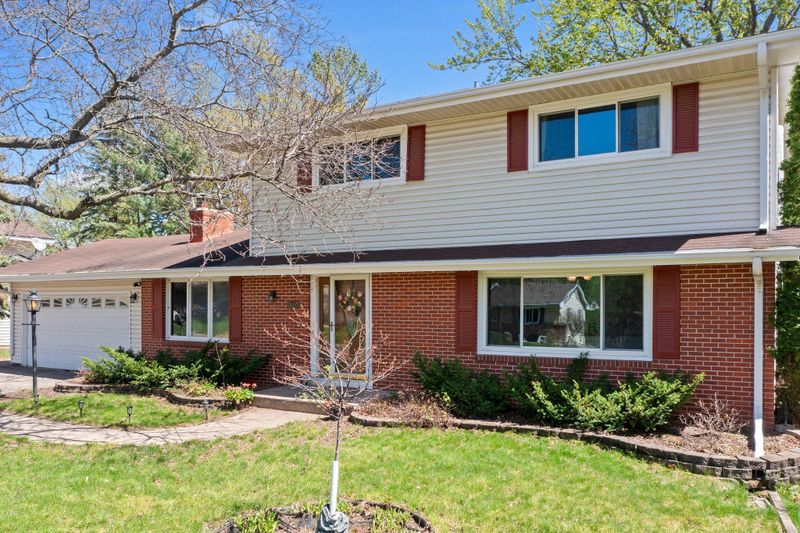 10917 Ridgewood Ct, Burnsville, MN 55337