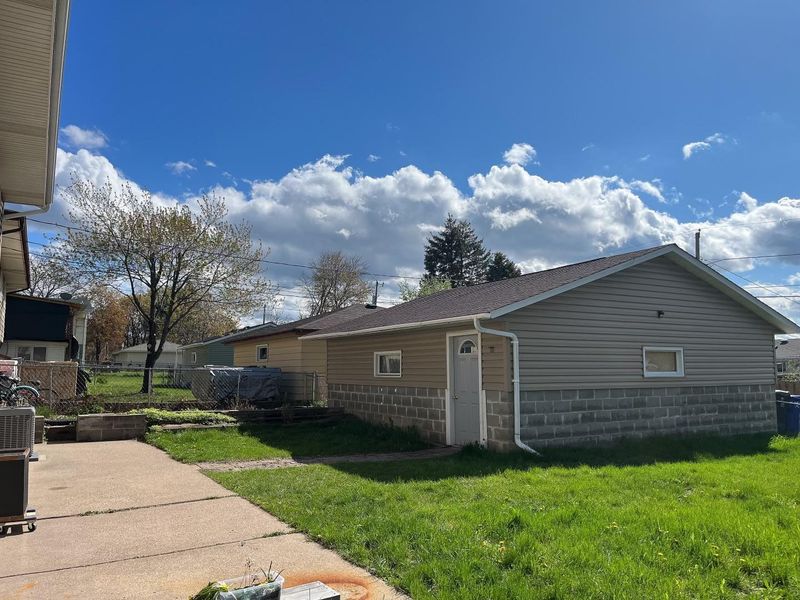 1529 Etna St, Saint Paul, MN 55106