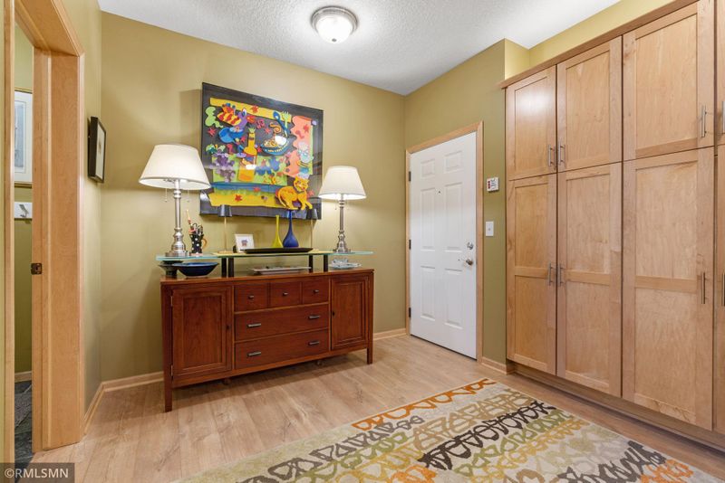 301 Oak Grove St #409, Minneapolis, MN 55403
