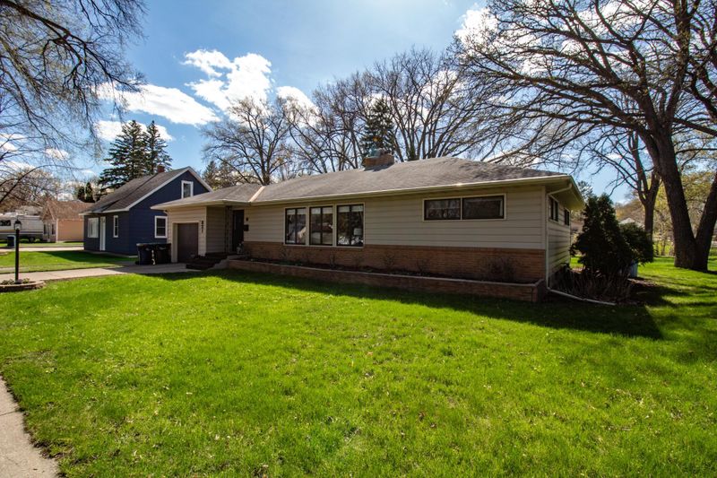 821 N Broadway, Fergus Falls, MN 56537