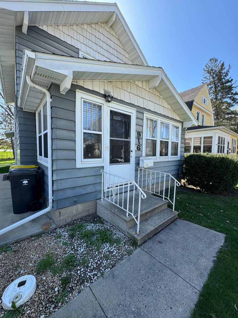 916 Lyndale St, North Mankato, MN 56003